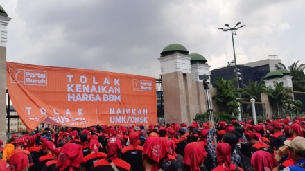 Mahasiswa dan Buruh Indonesia Demo Protes Kenaikan Harga BBM