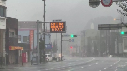 台風14号で2人が死亡、温帯低気圧に変わるも強風に警戒が必要