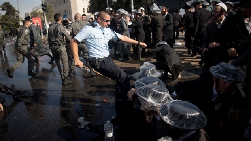 המשטרה אלימה הן לערבים והן לחרדים