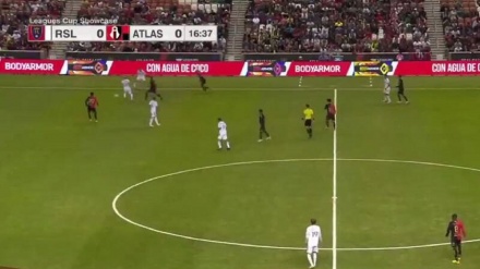 64 метр масофадан урилган ажойиб супер гол (видео)