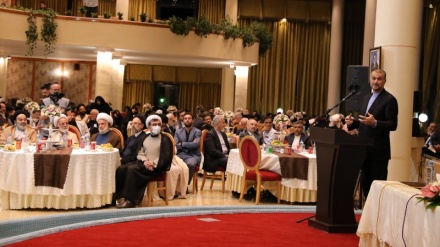 イラン外相、「我が国の外交は独立と平和主義に基づく」