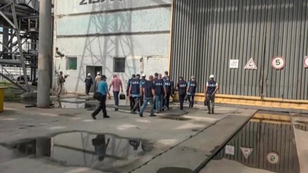 רוסיה: שני מפקחים מסבא