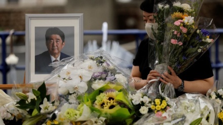 沖縄で、「国葬」参列や弔意表明への対応が二分化
