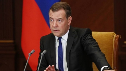Paralajmërimi i Medvedev: Mos provoni ta shtyni Rusinë në kolaps