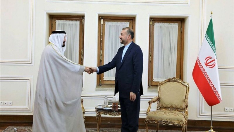 アミールアブドッラーヒヤーン・イラン外相とイランに駐在するUAEアラブ首長国連邦のアル・ザアービ大使