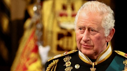 Charles III merr fronin e Britanisë në moshën 73-vjeçare