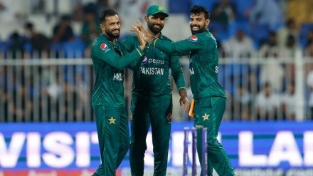 হংকংয়ের বিপক্ষে ১৫৫ রানের জয়, সুপার ফোরে ওঠা পাকিস্তান গড়ল রেকর্ডও