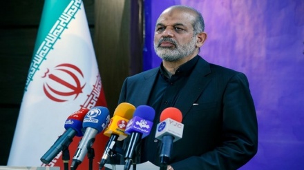  وزیر کشور ایران : خروج از مرزها با گذرنامه موقت اربعین پایان یافت