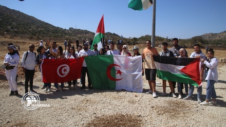 Images des jeunes soutenant l'axe de la résistance à la frontière libanaise