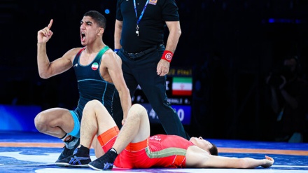 Studentët iranaianë në mundje fitojnë 5 medalje të arta në ditën e parë të kampionatit botëror të mundjes për studentë në stilin e lirë