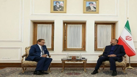 آمادگی ایران برای برگزاری نشست فوق العاده وزرای خارجه همسایگان افغانستان