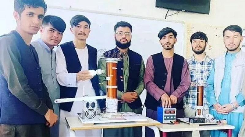 ساخت دستگاه انتقال برق بی‌سیم در افغانستان
