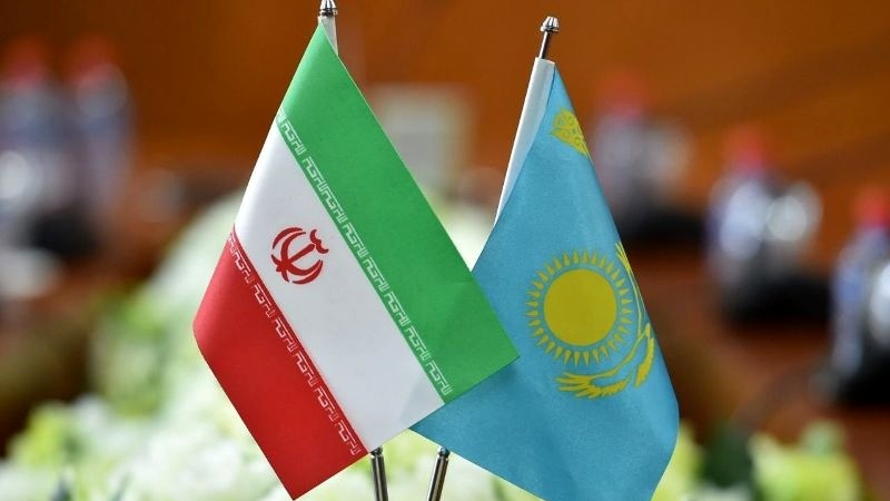 イランとカザフスタンの国旗