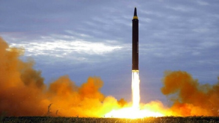 北朝鮮が再び弾道ミサイル２発を発射