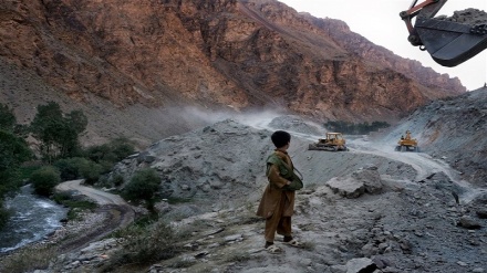 طالبان قرارداد ۸ معدن را امضا می‌کند