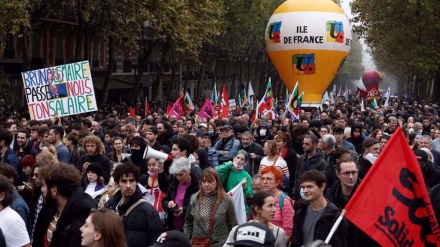 Syrian photojournalist injured by police during Paris protests