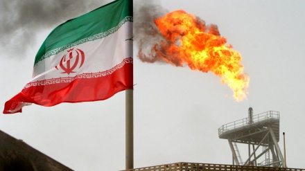 トルコ外相、「原油価格低下を望むなら対イラン制裁の解除を」