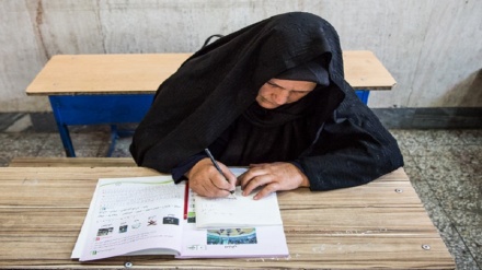  نهضت‌ سوادآموزی آماده آموزش به مهاجران افغانستانی