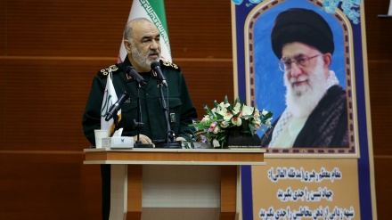 سردار سلامی: ایران،  اعتبار  نظامی و قدرت سیاسی دشمن را تخریب کرد  