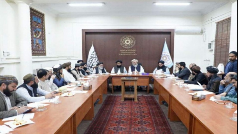 وزیر صنعت طالبان: سیستم نظارت خودکار در بنادر کشور ایجاد می کنیم