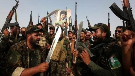 Sadr hareketi tüm silahlı gruplarının faaliyetlerini askıya aldı