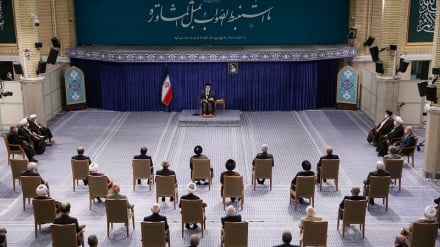 Mtazamo wa Kiongozi Muadhamu: Kusimama imara; njia ya kukabiliana na maadui