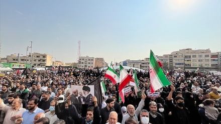 Warga Tehran Kecam Serangan Teroris di Makam Shahcheragh sa (2)