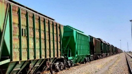 ロシアから3本目のトランジット輸送列車がイラン南部に到着