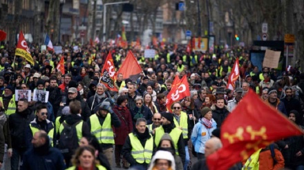 Protestuesit në Paris i bëjnë thirrje Francës të largohet nga NATO