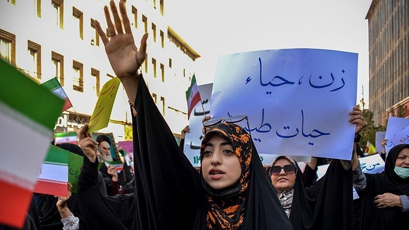 Muslimah Shiraz mendukung hijab dan pakaian islami, Kamis (13/10/2022).