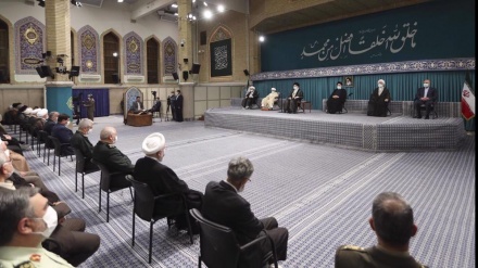 Ayatollah Khamenei: Unipolare Weltordnung verliert an Legitimität und fordert muslimische Einheit