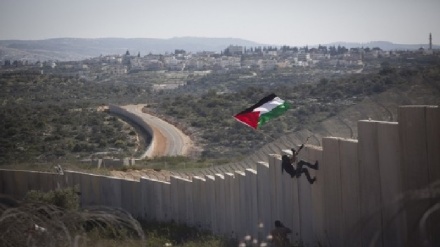 משרד החוץ הפלסטיני: רציחת הפלסטיני על ידי ישראל בגדר ההפרדה - הוצאה להורג