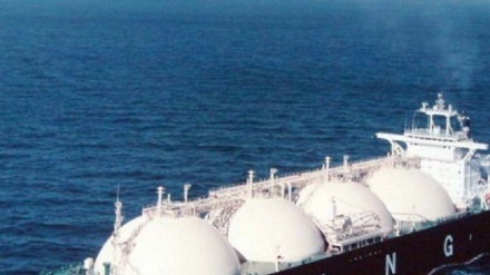 রাশিয়ার কাছ থেকে এলএনজি কেনার আলোচনা করছে পাকিস্তান সরকার