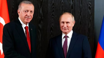 ארדואן ופוטין שוחחו על שיפור הקשר הדו-צדדי בין המדינות