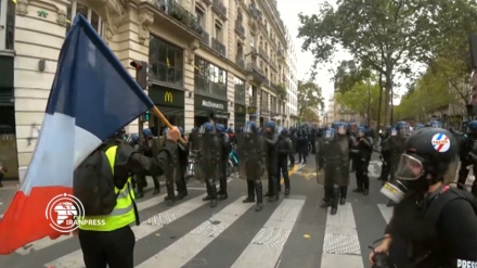 Bagaimana Polisi Prancis Memperlakukan Demonstran ?