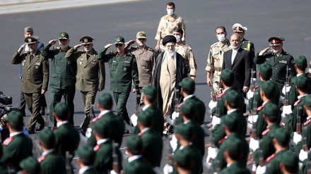 Leader, il problema dei nemici è con l'Iran forte e indipendente + FOTO