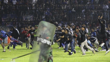 אינדונזיה: אוהדים פרצו למגרש כדורגל - 174 נהרגו ומאות נפצעו