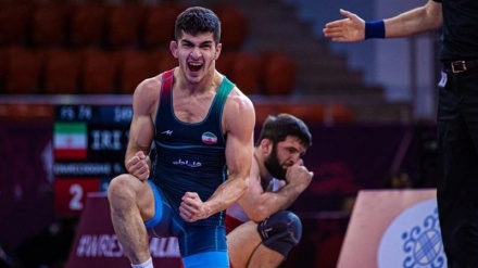 Dünya Ümitleri Serbest Güreş Müsabakalarında  İranlı 2 güreşçi final maçına katılma hakkı kazandı