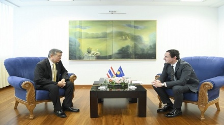 Kryeministri Kurti e ambasadori Petchpornprapas flasin për investime  