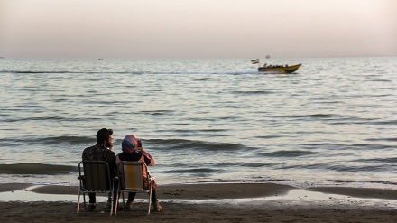 Menikmati Keindahan Alam Sunrise di Pantai Teluk Persia 