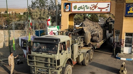 Peralatan Berat Militer AD IRGC Bergerak Menuju Perbatasan Iran