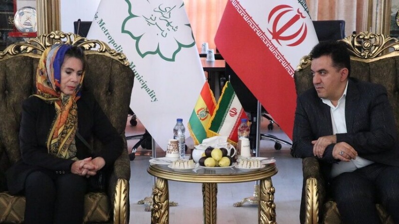 ロミナ・ペレズ・ボリビア大使とイラン北西部タブリーズ市のフーシヤール市長