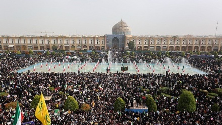 13 Aban, Jutaan Rakyat Iran Turun ke Jalan dan Alun-Alun Kota (1)