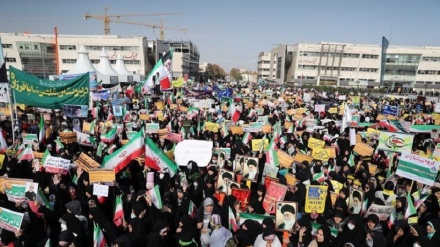 حضور گسترده مردم در راهپیمایی ۱۳ آبان در مشهد