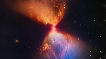 Nuova immagine del telescopio James Webb: una clessidra infuocata