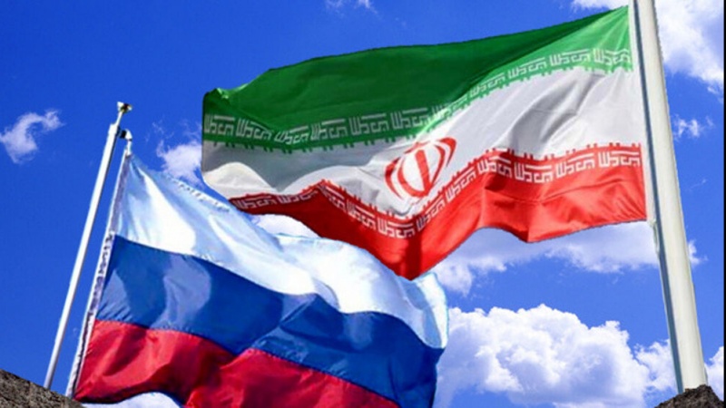 イランとロシアの国旗