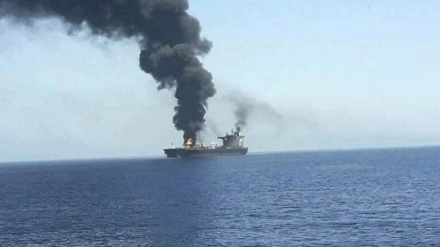 オマーン沖で、タンカーが無人機による攻撃を受ける