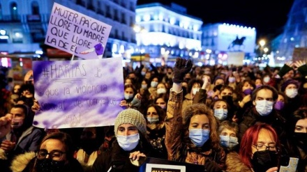 Demo, Warga Spanyol: Kami Perempuan Bukan Barang !