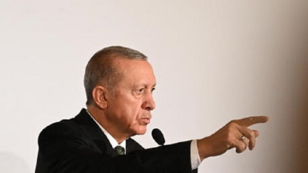 Erdogan, contro forze curde non solo raid aerei