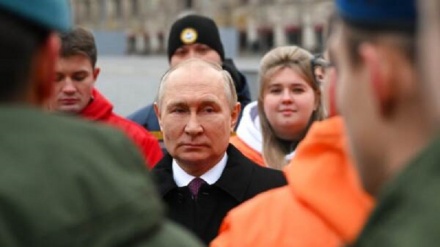 Putin a madri soldati: falsità sul Web 